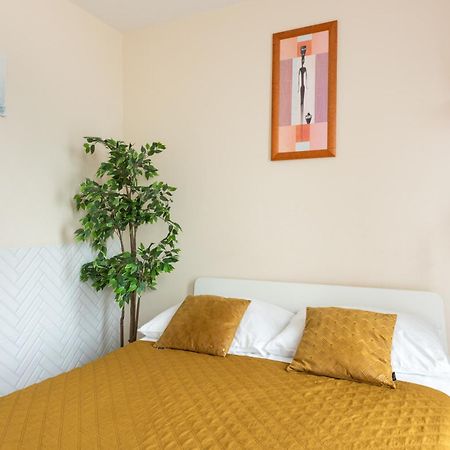 Cozy Modern Apartment Astoria Magic Orange Old Town Krakau Buitenkant foto