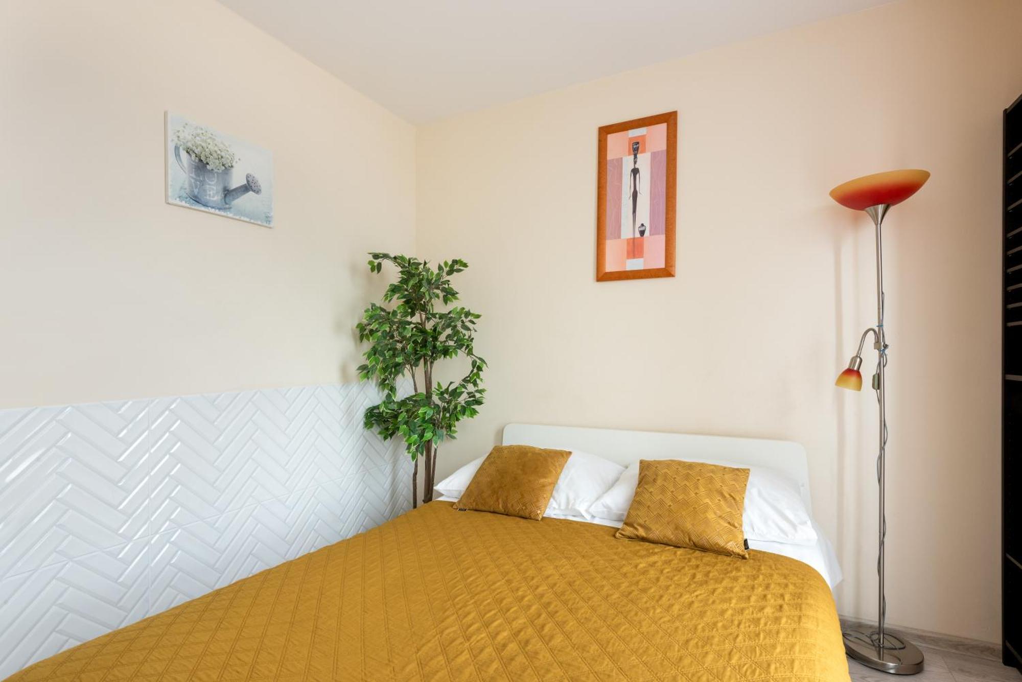Cozy Modern Apartment Astoria Magic Orange Old Town Krakau Buitenkant foto
